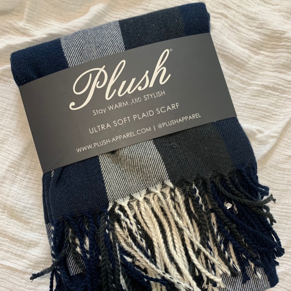 Plush-Apparel Stay Warm Scarf